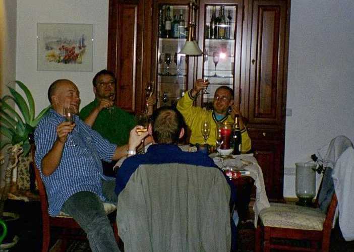 10HochDieTassen.jpg